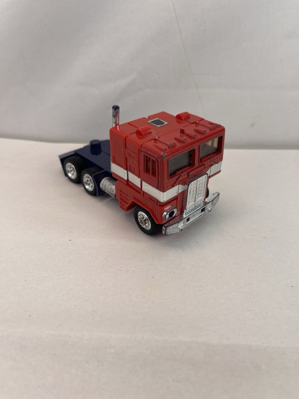 Vintage G1 Transformers Optimus Prime Semi Truck Cab Figure (1984) - Loose